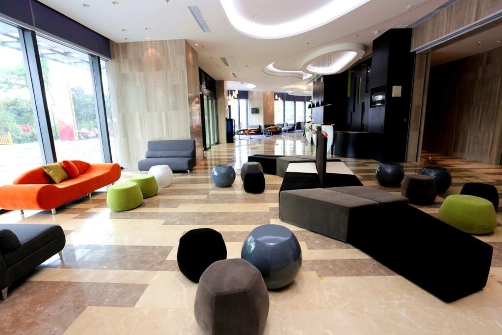 Ibis Styles Nantong Wuzhou International Plaza Hotel Exterior photo