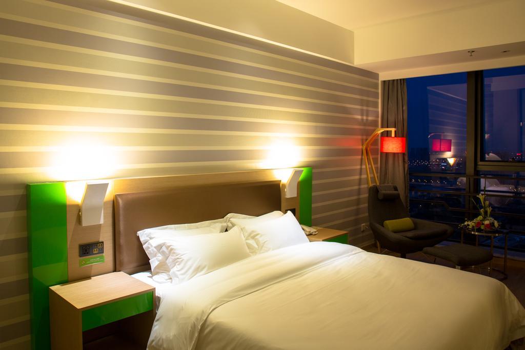 Ibis Styles Nantong Wuzhou International Plaza Hotel Exterior photo